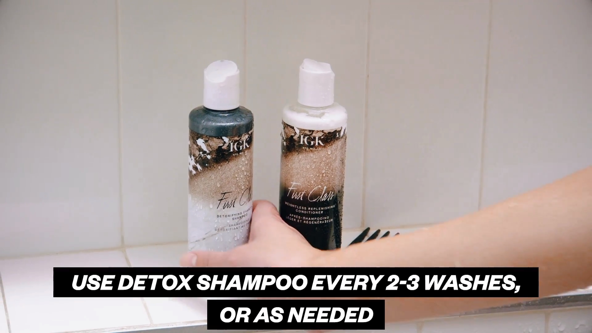 IGK First Class Detoxifying Charcoal Shampoo – Tiefenreinigung Mit Aktivkohle Für Glänzendes Haar, 237 Ml